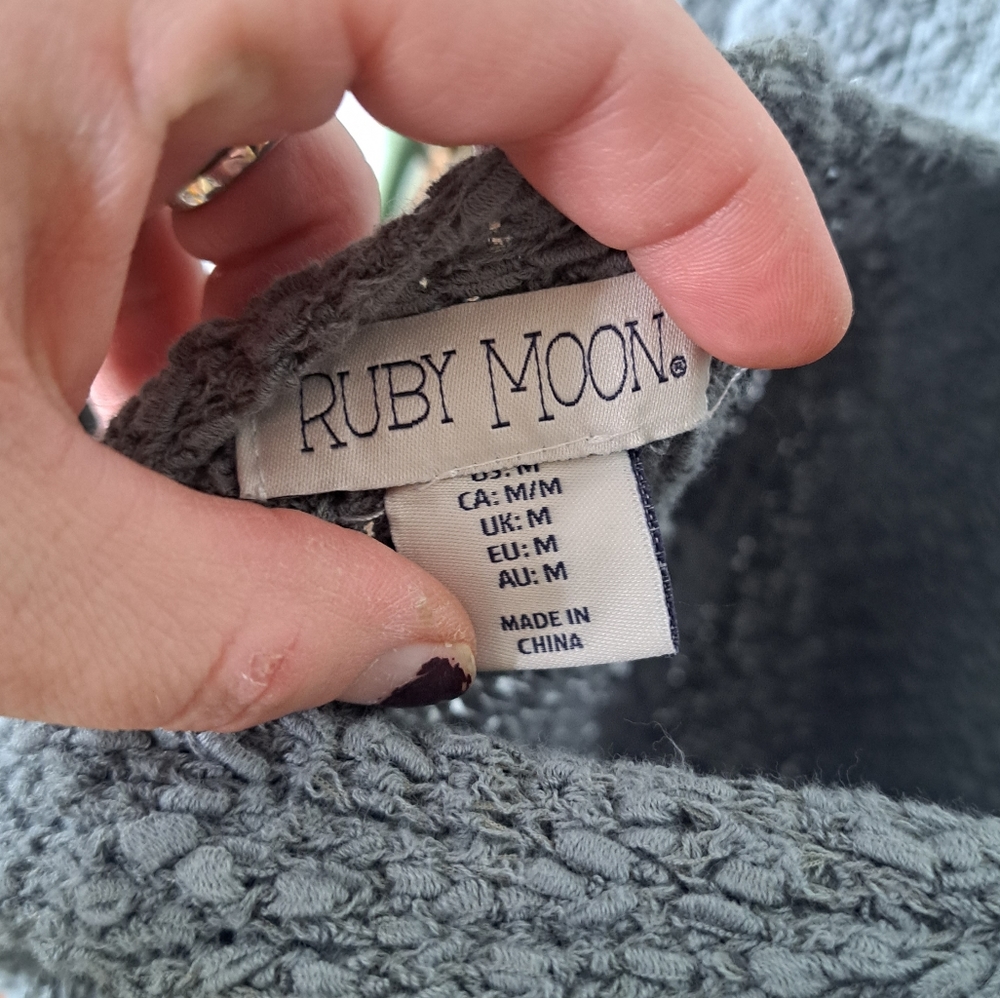 Ruby Moon Sweater - Picture 4 of 4